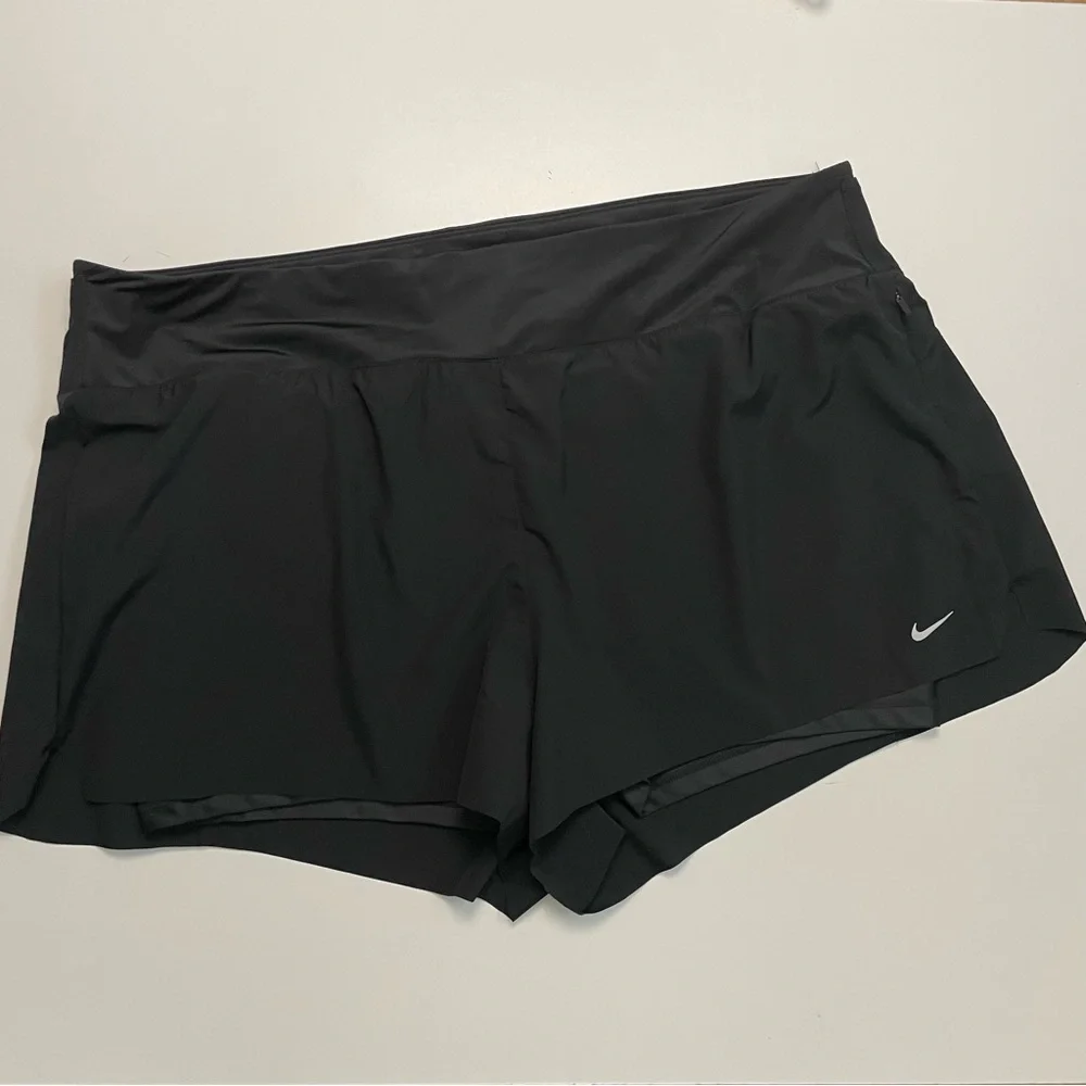 Nike Shorts Built In Biker 2-in-1 Swift Dri-FIT MR 3” Cellphone Pocket Black